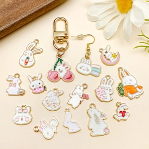 Pendentifs de lapin en métal doré et émail coloré pour la création de bijoux