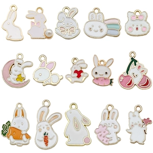 Lot de 15 breloques lapin en émail avec carottes et cœurs pour bijoux DIY