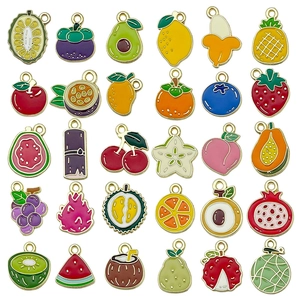 Collection de 30 mini pendentifs en émail aux fruits variés pour création de bijoux