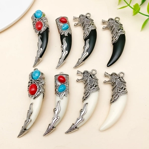 Vintage Etnische Wolfstand Hangers Legering Hars Strass Wolfskop Bedels Voor DIY Ketting Oorbellen Mannen Vrouwen Sieraden
