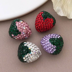 Accesorios de joyería DIY con cuatro brillantes cuentas de fresa con diamantes