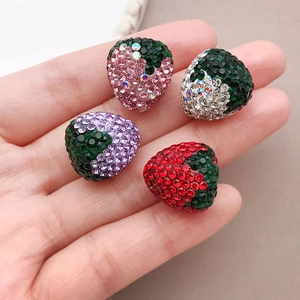 Set de cuatro cuentas de fresa de cristal hechas a mano para joyería DIY y cadenas