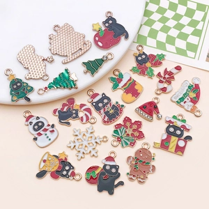 Lot de breloques de Noël DIY avec chats, sapins et bonshommes de neige pour bijoux