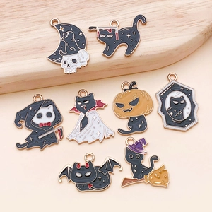 Detailed flat lay of 8 creative Halloween enamel cat alloy charms for DIY jewelry making