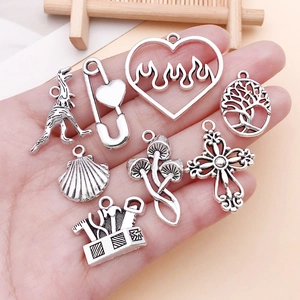 Antiksilberne Legierungsanhänger mit Pilz-, Dino- und Herzdesign für DIY-Schmuckherstellung