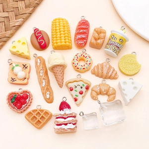 Set di 20 mini ciondoli in resina a forma di cibo e popcorn per creazione gioielli fai-da-te