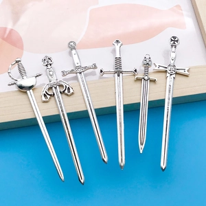 Pendentifs Épée en Alliage de Zinc Vintage Argent Antique Charms Poignard Rétro Pour Fabrication de Bijoux DIY Accessoires Gothiques