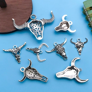 Set van antieke zilveren ossenschedel bedeltjes voor DIY halskettingen en sieraden