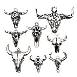 Set van 8 vintage zilveren stierenschedel bedeltjes met bohemien patronen voor DIY-sieraden