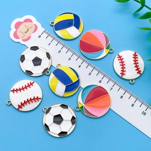 Colgantes deportivos esmaltados de aleación para joyería DIY con fútbol y voleibol