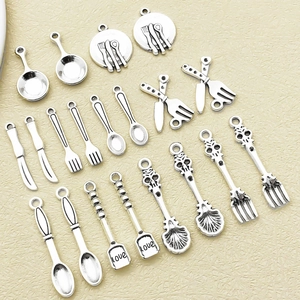 Antik-silberne Mini-Küchenutensilien-Anhänger aus Zinklegierung für DIY-Schmuck