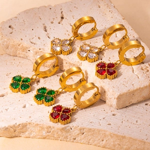 18K gold plated titanium steel clover earrings with colorful heart shape crystals