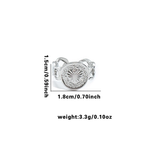 Vue détaillée de la bague coeur en acier titane avec dimensions et anneau gourmette