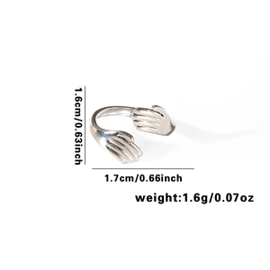 Detailed view of silver hug ring with dimensions 1.6cm height and weight 1.6g