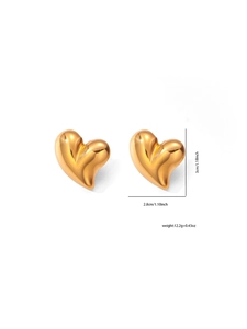 Detailed view of large 3D heart stud earrings with size and weight measurement specs