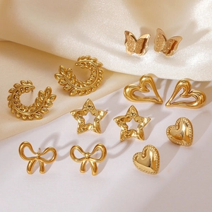 Boucles d'Oreilles Clous en Acier Inoxydable Or avec Nœud pour Femmes Étoile Cœur Papillon Feuille Bijoux Rétro Minimalistes