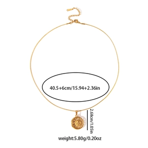 Guida alle taglie della collana con ciondolo a sole dorato con misure e dettagli in acciaio