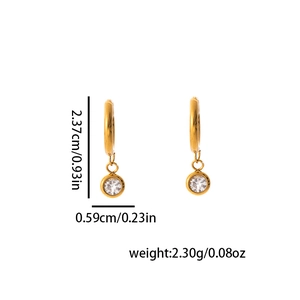 Detailed size specifications for 18K gold star earrings with bezel-set clear stones