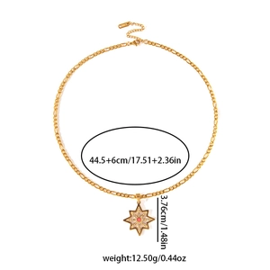 Detail der 18 Karat vergoldeten Evil Eye Halskette mit 3,76 cm großem Sternanhänger