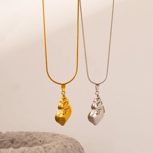 304 stainless steel conch shell pendant necklaces in gold and silver with snake chain
