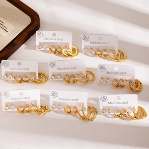 Set di Orecchini in Acciaio Inossidabile Placcato Oro per Donna Orecchini a Bottone e a Cerchio con Strass Gioielli Geometrici alla Moda