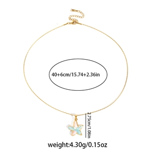 Goldene Seestern-Halskette mit blauem Emaille und Perle auf Edelstahl-Gliederkette