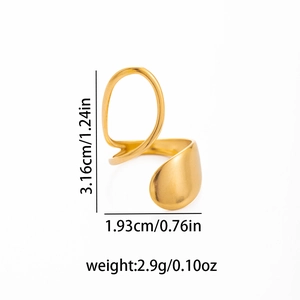 Detailansicht goldener Edelstahlring mit Maßen 3,16cm Höhe und 1,93cm Breite für Damen