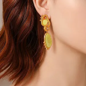 Elegant geometric oval eye earrings in gold-plated stainless steel with green gemstones