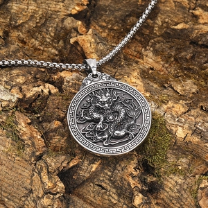 Collier hip hop vintage en acier titane avec pendentif rond relief dragon double face
