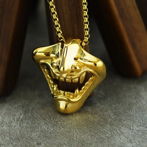 Ciondolo maschera Hannya dorata con catena box, collana hip-hop retrò giapponese da uomo
