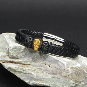 Herren Geflochtenes Lederarmband Edelstahl Magnetverschluss Totenkopf Anhänger Punk Rock Gothic Schmuck Mode Accessoires