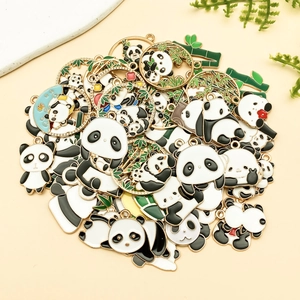 Variété de breloques panda en émail pour la fabrication de bijoux et accessoires DIY