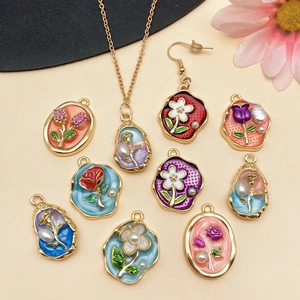 Französische Vintage Emaille-Blumenanhänger mit Perlen für DIY-Schmuckherstellung