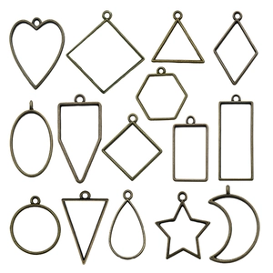 Set de 13 marcos geométricos de bronce para joyas de resina DIY con formas de corazón y estrella