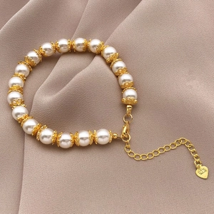 Bracelet perles plaqué or 18K avec fermoir en argent 925, rallonge et pendentif cœur