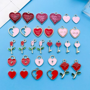 Lot de pendentifs DIY en émail rouge en forme de cœur, rose et clé pour bijoux
