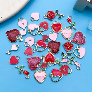 Assortiment de breloques en alliage cœur et rose rouge pour la création de bijoux DIY