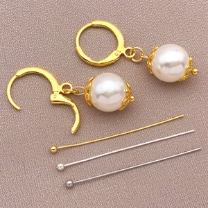 Chiodini a testa sferica placcati oro 18K e orecchini con perle per creazione gioielli