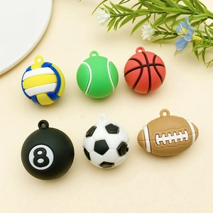 Lot de 6 breloques ballons de sport en PVC réalistes avec foot basket et tennis DIY