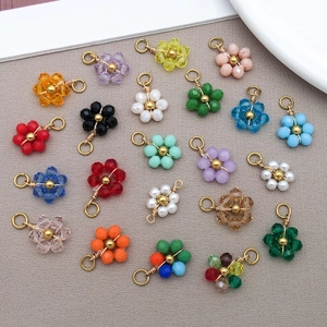 Bunte Kristallblumen Gänseblümchen Anhänger für DIY Schmuck mit vergoldeten Ringen