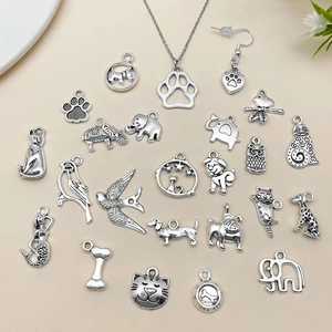 Assortimento di ciondoli animali in argento vintage per creazione gioielli fai da te