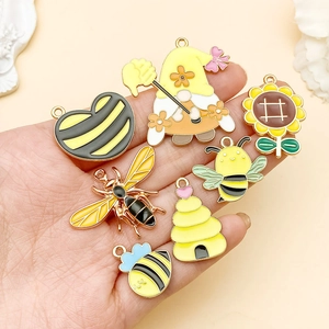 Handbeeld van bijen en zonnebloem emaille bedeltjes voor DIY-sieraden accessoires