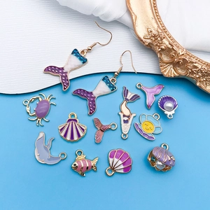 Plano cenital de dijes marinos de aleación violeta y azul para joyas DIY