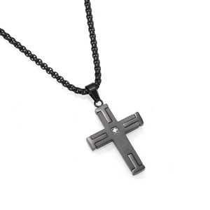 Hip hop herenketting met zwarte kruishanger en fonkelende centrale diamantsteen