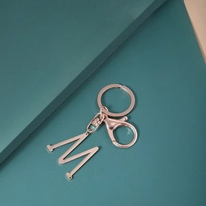 Porte-clés minimaliste en acier inoxydable or rose lettre M avec fermoir homard