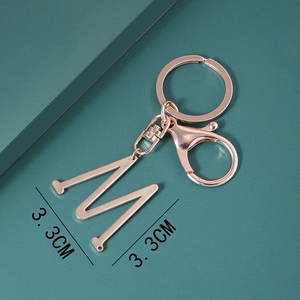 Porte-clés Lettre Initiale en Acier Inoxydable Or Rose Argent Alphabet Personnalisé A-Z Pendentif de Sac Anneau de Clé pour Unisexe Accessoires