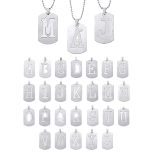 Collier en acier inoxydable brossé avec 26 lettres de l'alphabet et chaîne à boules