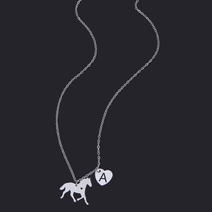 Collana in acciaio inossidabile argento con ciondolo a cavallo e cuore lettera A