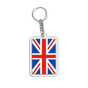Dettaglio ravvicinato di un portachiavi rettangolare in acrilico con bandiera Union Jack