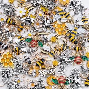 Surtido de dijes de abeja y margarita de aleación para creación de joyas artesanales